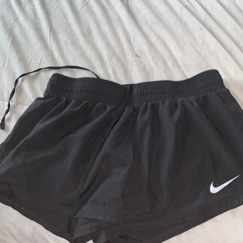 nike women’s athletic shorts size medium